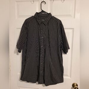 Old Navy men's button up shirt Short sleeve